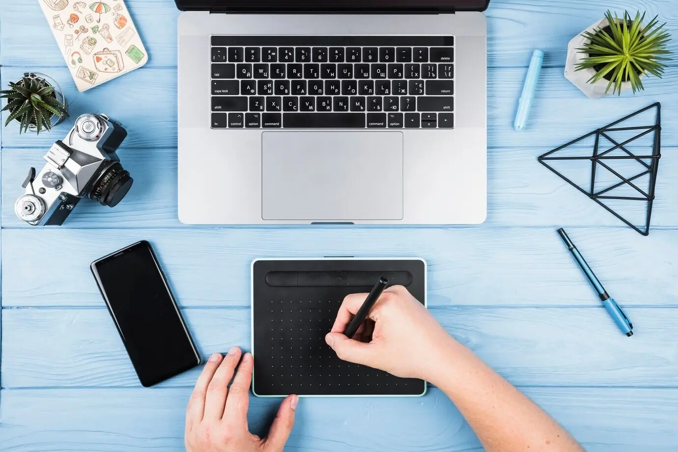 Цифровой планшет для рисования в стиле флэт-лей